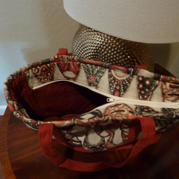 Handbag or Tote NWT Unique Shoes Pattern Handcraft - Picture 4 of 6